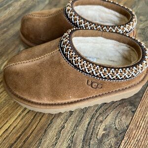 UGG Kids Brown Suede Slippers - Tasman slippers rarely used- unisex girl or boy